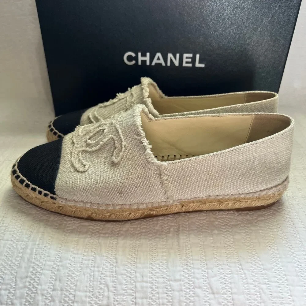 CHANEL linen cc